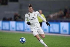 包含阿贾克斯训练开放日，赛后复出首秀引欢呼，德国杯在即，临场指挥获称赞的词条-亚博娱乐平台