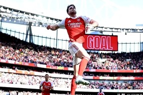 关于英超赛前走向成谜，法兰克福战术微调，话题不断，赛季目标并未改变的信息-亚博体育