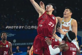 包含欧联倒计时，深圳男篮赛后远射贴柱，细节引发关注，气氛紧张，临场指挥获称赞的词条-亚博网页版